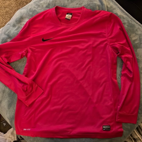 NWOT: Nike dri-fit long sleeve tshirt - Picture 1 of 2